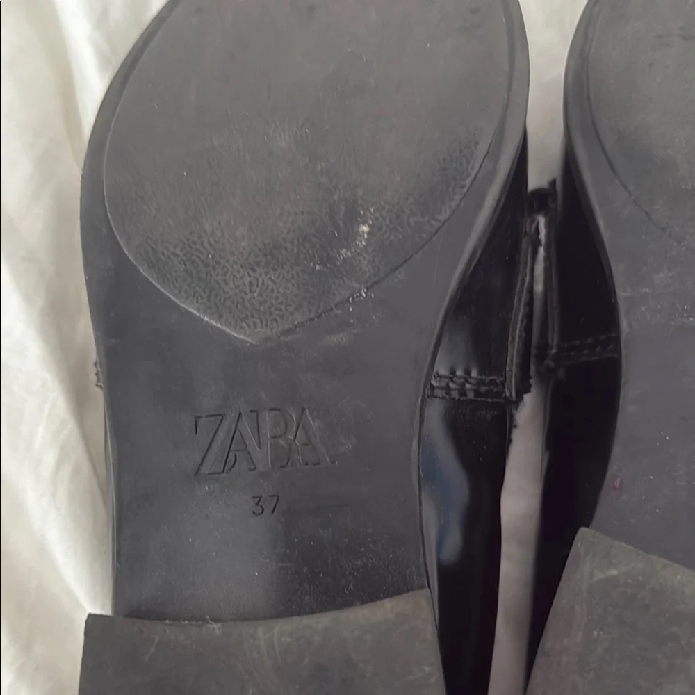 Zara Black Patent Leather Tassel Loafers with Gold Accent